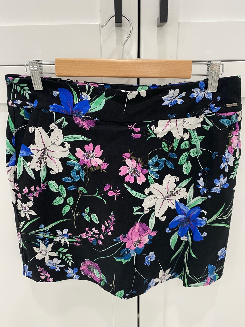 SC & CO Black Floral Mini Skirt/Scort with Multicolor, Stretch